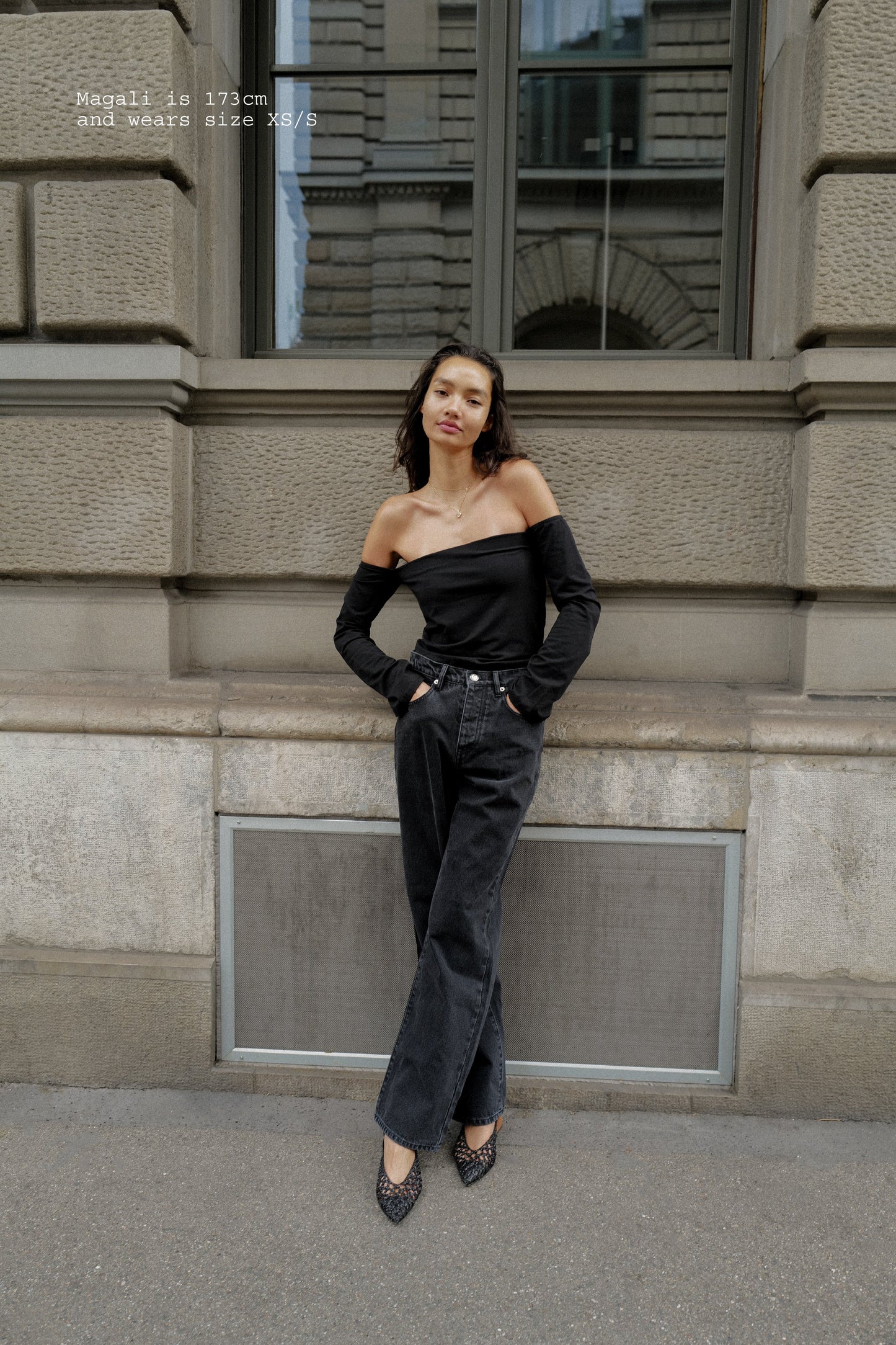 OFF-SHOULDER TOP