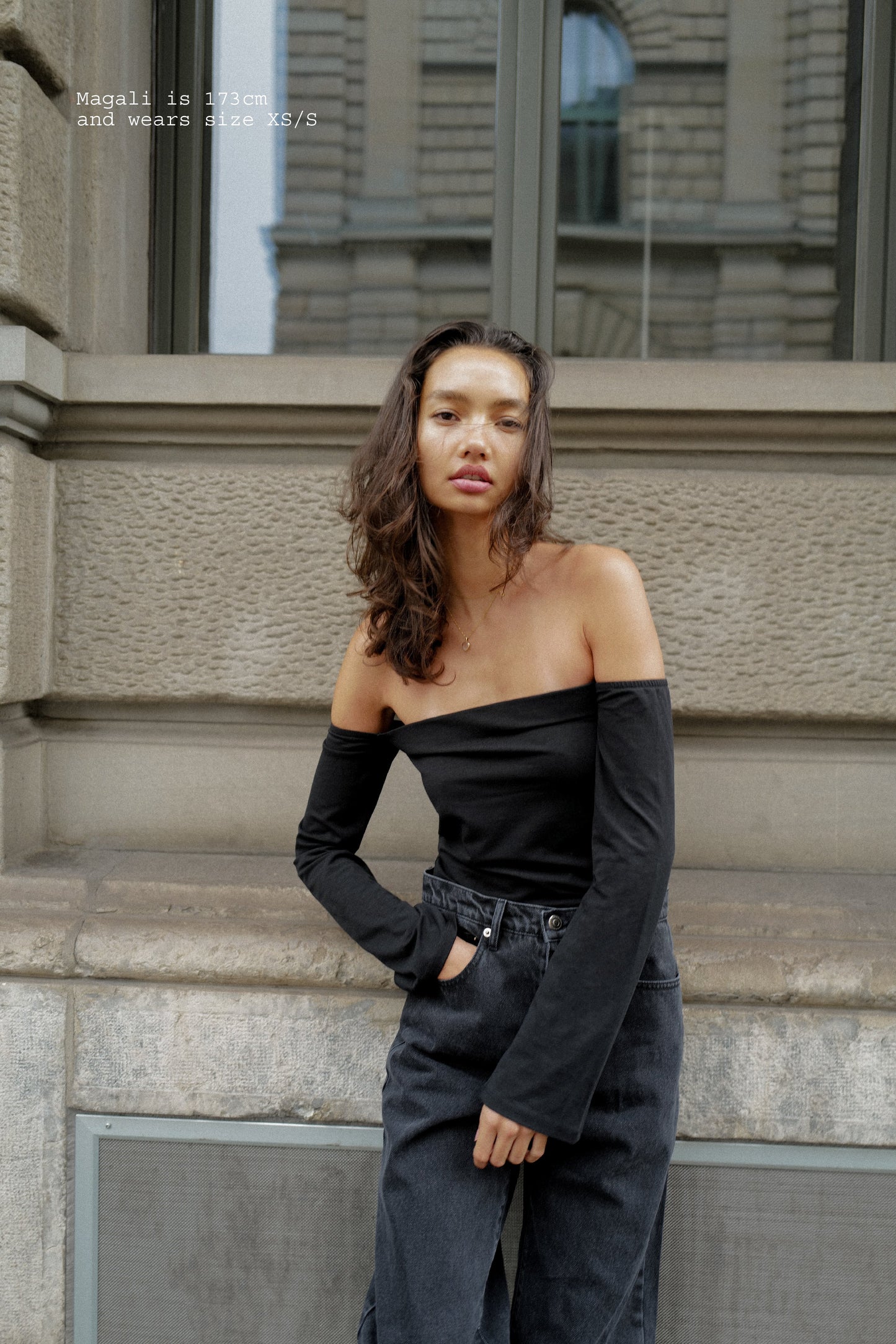OFF-SHOULDER TOP