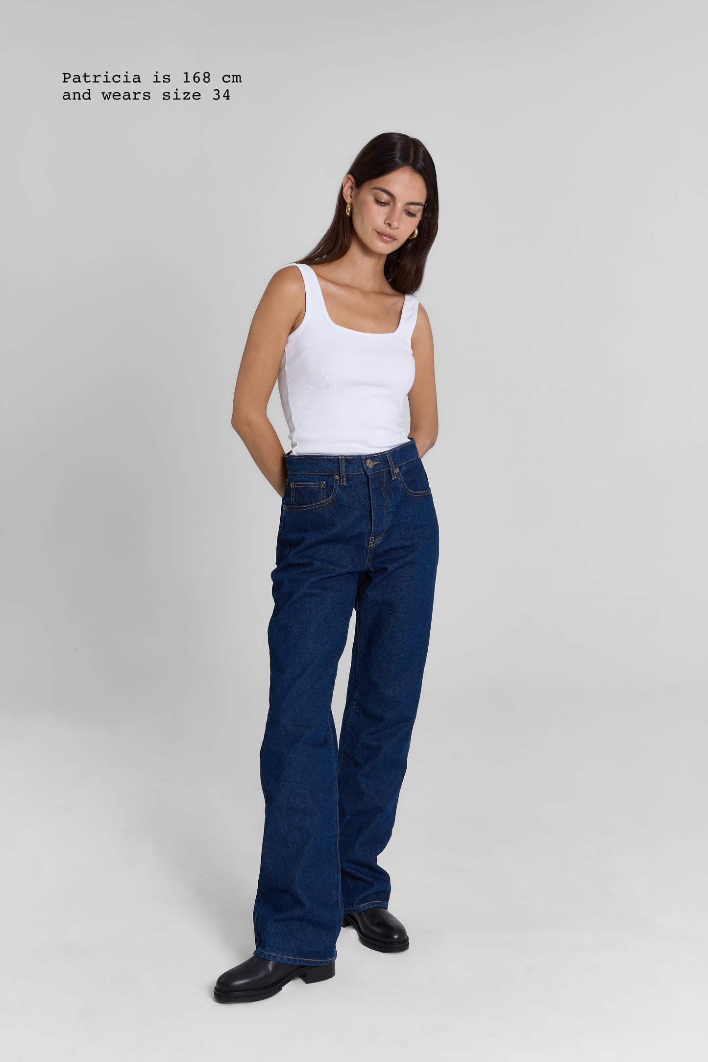 STRAIGHT JEANS