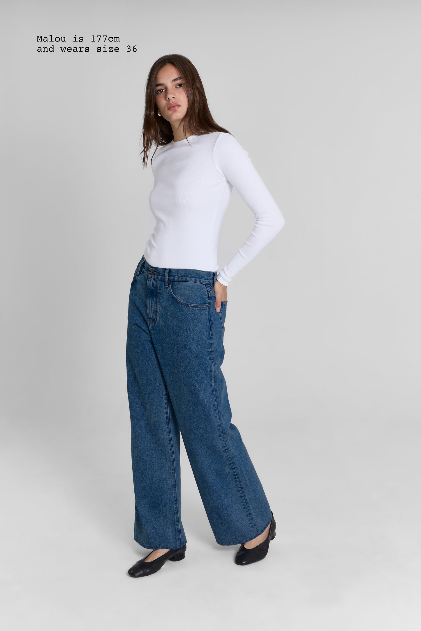 LOW WAIST JEANS