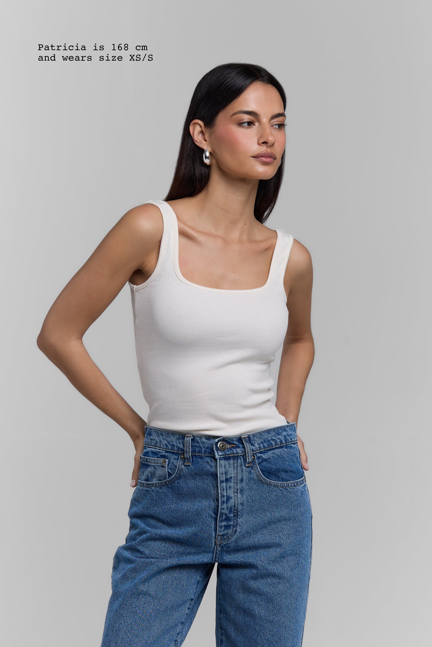 RIBBED SQUARED TOP