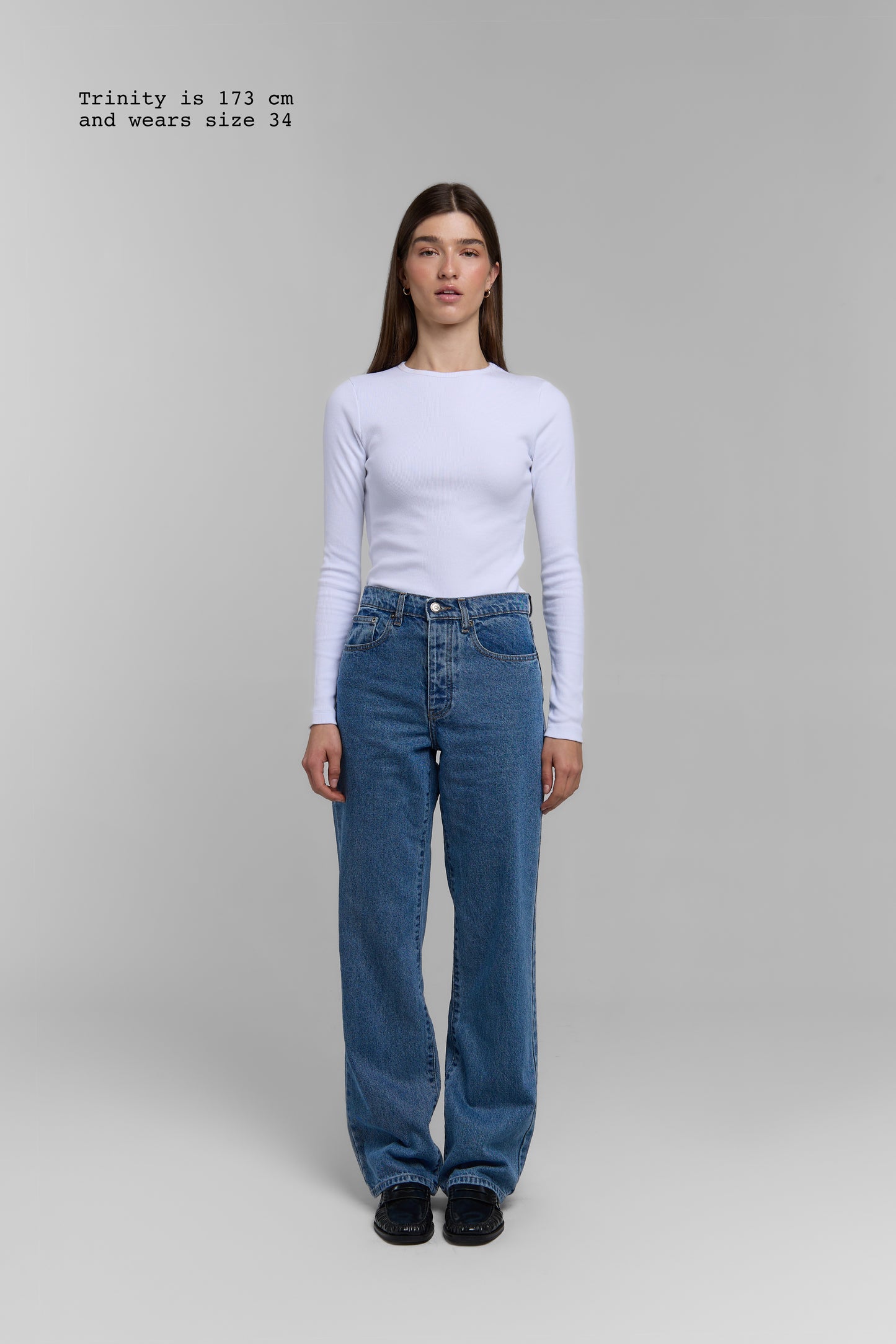 STRAIGHT JEANS