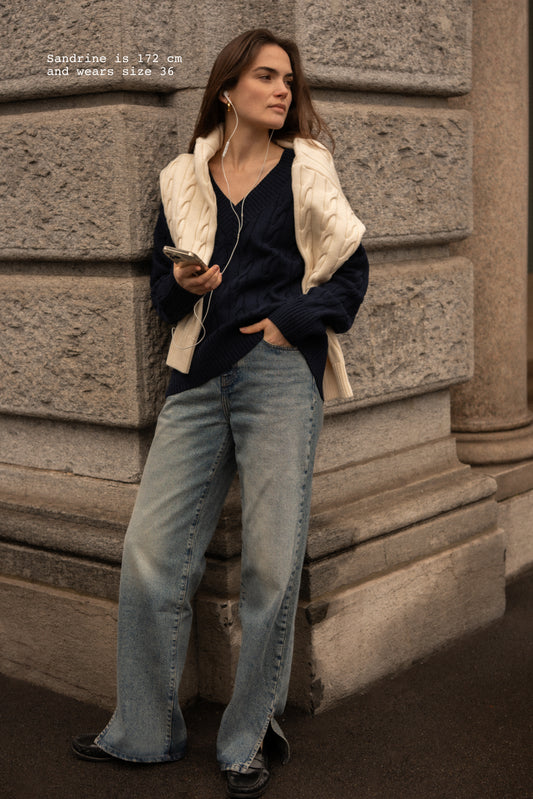 STRAIGHT JEANS CUT